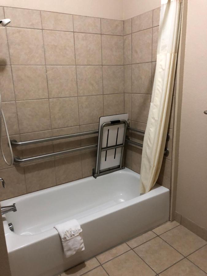 Hotel Baymont By Wyndham Decatur Esterno foto