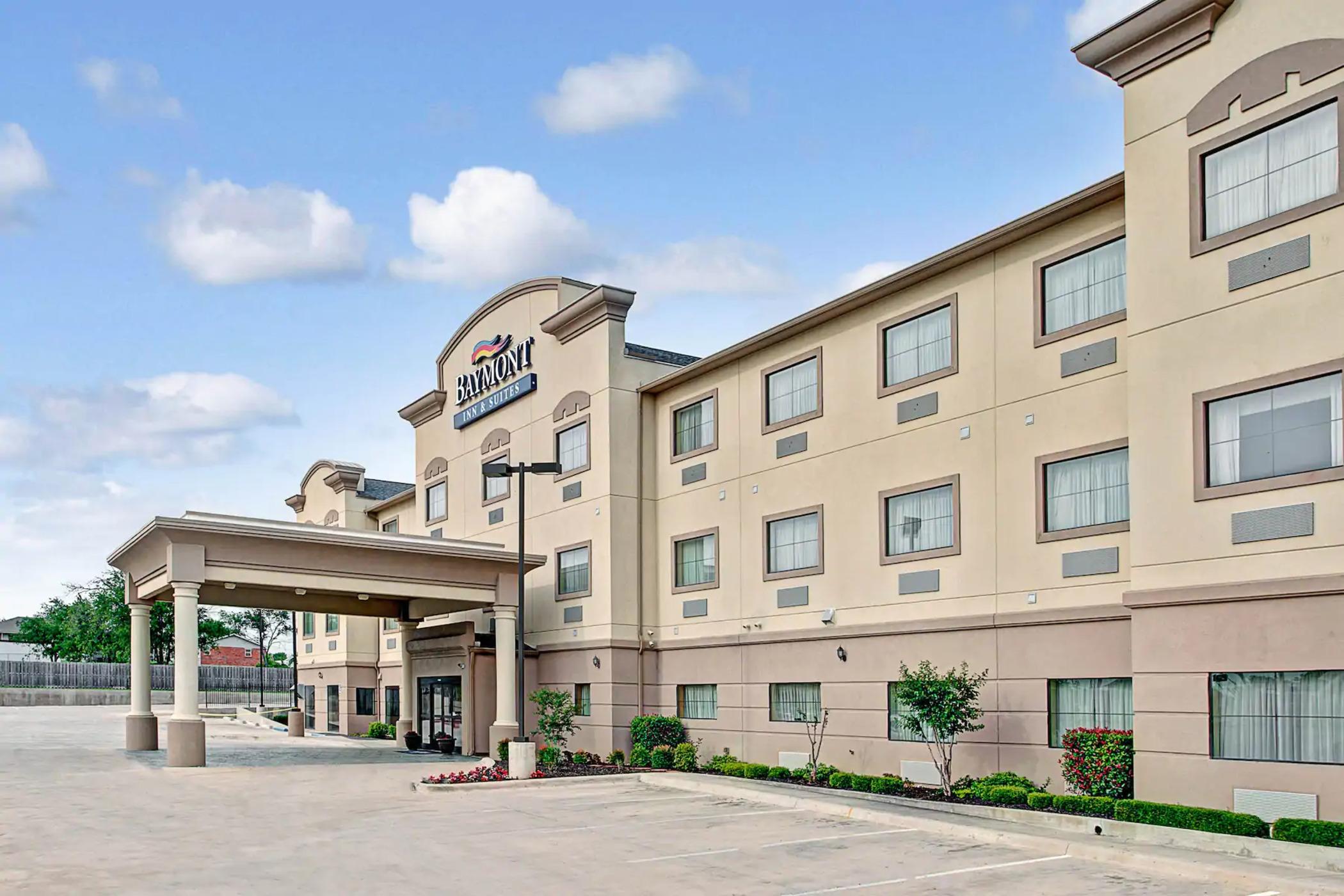 Hotel Baymont By Wyndham Decatur Esterno foto