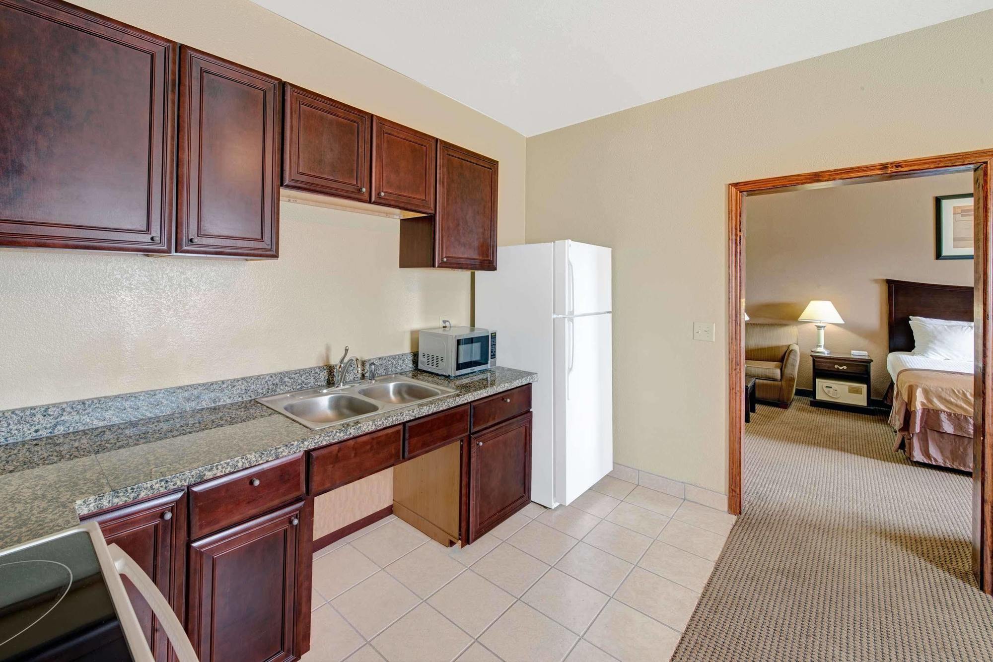 Hotel Baymont By Wyndham Decatur Esterno foto